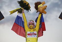 Tadejus Pogačaras triumfavo &bdquo;Tour de France&ldquo; lenktynėse.