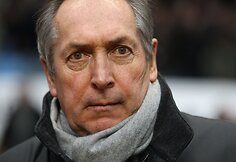 Mirė buvęs Prancūzijos rinktinės ir „Liverpool“ treneris Gerardas Houllier.