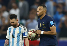 Kylianas Mbappe pasaulio čempionato finale pelnė 3 įvarčius.