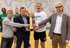&bdquo;Radarom!&ldquo; aukciono laimėtojai 2015 metų čempionų taurę gražino Kauno &bdquo;Žalgiriui&ldquo;.