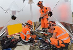 Paryžiuje penktadienį vyksta olimpinių žaidynių atidarymas, o netoli miesto įvyko geležinkelio ruožo sabotažas.