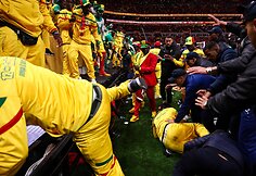Afrikos čempionato finalas: Marokas &ndash; Senegalas. Sirgalius i&scaron; senegalo tramdo policija.