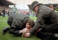 Prie gelbėtojų prisijungė dalis policijos pareigūnų