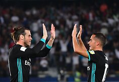Pasaulio klubų taurės turnyro pusfinalyje Madrido &bdquo;Real&ldquo; futbolininkai 2:1 palaužė &bdquo;Al Jazira&ldquo; klubą..