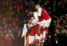 Londono &bdquo;Arsenal&ldquo; futbolininkai eliminavo &bdquo;Chelsea&ldquo; ir i&scaron;kopė į taurės finalą.