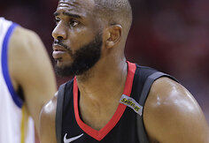 NBA Vakarų konferencijos finale &bdquo;Houston Rockets&ldquo; namie įveikė &bdquo;Warriors&ldquo; komandą ir įsiveržė į priekį 3:2.