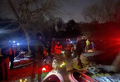 Marija Šilinskytė su VU žygeivių klubu leidosi į žygį baidarėmis