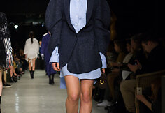 Londone pristatyta 2017 m. &bdquo;Burberry&ldquo; kolekcija 