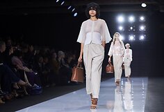 &bdquo;Emporio Armani&ldquo; 2018 m. pavasario ir vasaros kolekcijos modelis