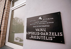 Lopšelis - darželis "Riešutėlis"