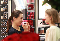 Vakarėlio „Red Lips week by Giorgio Armani“ akimirka