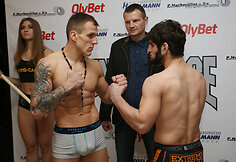 &bdquo;King of the Cage&ldquo; sportininku svėrimas