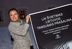 Vilniaus Vytauto Didžiojo gimnazijos mokytojai aplankė &Scaron;vietimo ministerijoje streikuojančius mokytojus