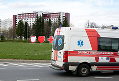Padėkos medikams ženklas prie Santaros klinikų