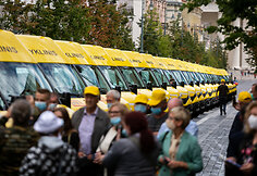 Savivaldybėms buvo perduoti 25 nauji mokykliniai autobusai