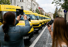 Savivaldybėms buvo perduoti 25 nauji mokykliniai autobusai