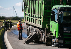 Lengvojo automobilio ir sunkvežimio avarija A16 kelyje