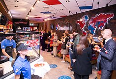 &bdquo;Domino's Pizza&ldquo; restorano atidarymo akimirka