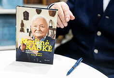 Algimanto Čekuolio knyga &bdquo;Medinė kaukė&ldquo;