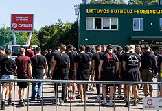 Futbolo sirgaliai prie&scaron; &bdquo;Žalgirio&ldquo; ir &bdquo;Dainavos&ldquo; rungtynes