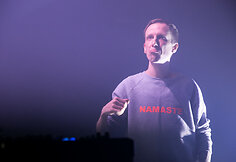 &bdquo;Ten Walls&ldquo; debiutinio albumo pristatymo akimirka