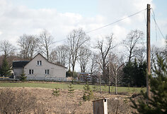 Elektros laidai prie nuosavų namų