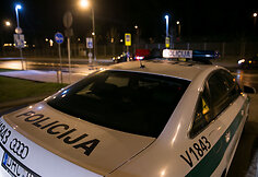 Naktinio kelių policijos reido Vilniuje akimirka