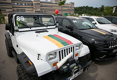 Daugiausiai JEEP automobolių papuoštų Lietuvos atributika