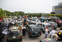 Daugiausiai JEEP automobolių papuoštų Lietuvos atributika