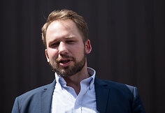 Spaudos konferencija ant LNOBT stogo
