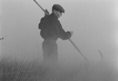 Kadras i&scaron; R.Verbos filmo &bdquo;Senis ir žemė&ldquo;