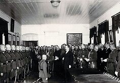 Tarpukariu susiformavusi ir &scaron;iandien LKA gyvuojanti karininkų laipsnių suteikimo ceremonija