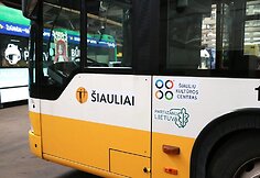 Šiauliuose – Lietuvos partizanų nuotraukomis ir citatomis papuošti autobusai