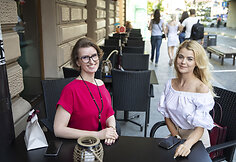 Sveikos mitybos specialistė Vaida Kurpienė ir rinkodaros specialistė Julija Kačanova