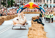 Kauną sudrebino įspūdingos „Red Bull muilinių lenktynės“