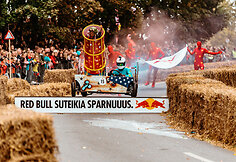 Kauną sudrebino įspūdingos „Red Bull muilinių lenktynės“