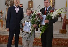 „Sidabrinės bitės“ laureatai su meru