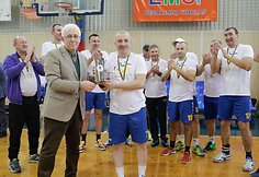 Varėnoje – veteranų rankinio turnyras