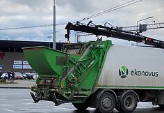 Vilniuje, Žemaitės ir Naugarduko gatvių sankryžoje, &scaron;iuk&scaron;liavežis nutraukė troleibusų kontaktinį tinklą