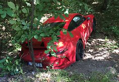 Antakalnyje, &Scaron;ilo g., nuo kelio nuskriejo nesuvaldytas &bdquo;Porsche&ldquo;, prie&scaron; tai atsitrenkęs į VW.