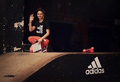 Treniruotės riedlenčių parke akimirka