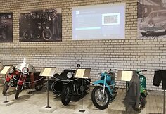 Istorinių transporto priemonių ekspozicija Anyk&scaron;čiuose