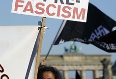 Dešimtys tūkstančių žmonių Berlyne dalyvavo demonstracijoje prieš rasizmą