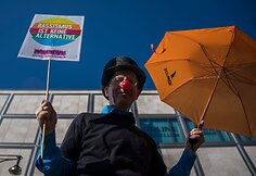 Dešimtys tūkstančių žmonių Berlyne dalyvavo demonstracijoje prieš rasizmą