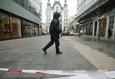 Vienos centre pa&scaron;auti du asmenys