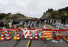 Katalonų separatistai užblokavo Ispaniją ir Prancūziją jungiančius greitkelius