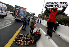 Katalonų separatistai užblokavo Ispaniją ir Prancūziją jungiančius greitkelius