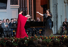 Montserrat Marti, Nomeda Kazlaus