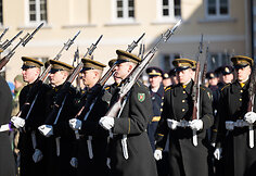 Baltijos valstybių vėliavų pakėlimo ceremonija Simono Daukanto aikštėje