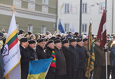 Baltijos valstybių vėliavų pakėlimo ceremonija Simono Daukanto aikštėje